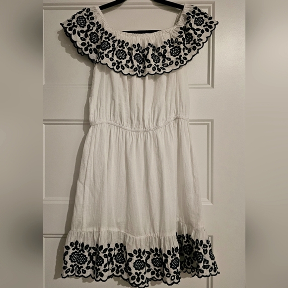 Pampelone Embroidered Off the Shoulder Dress sz medium - Picture 2 of 4
